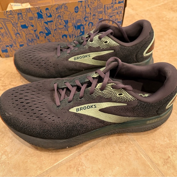 Brooks Ghost 16 black and green orange soles running shoes 10.5M - Picture 2 of 15